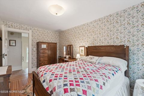 Tiny photo for 424 E Front Street, Perrysburg, OH 43551 (MLS # 10003534)