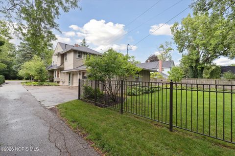Tiny photo for 424 E Front Street, Perrysburg, OH 43551 (MLS # 10003534)