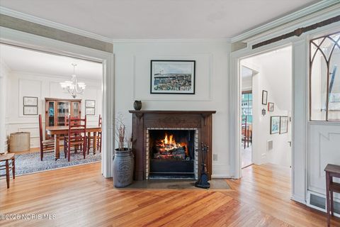 Tiny photo for 424 E Front Street, Perrysburg, OH 43551 (MLS # 10003534)