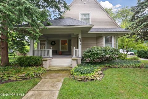 Tiny photo for 424 E Front Street, Perrysburg, OH 43551 (MLS # 10003534)
