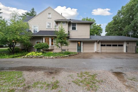 Tiny photo for 424 E Front Street, Perrysburg, OH 43551 (MLS # 10003534)