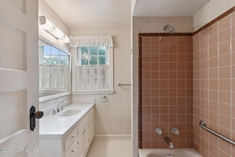 Tiny photo for 424 E Front Street, Perrysburg, OH 43551 (MLS # 10003534)