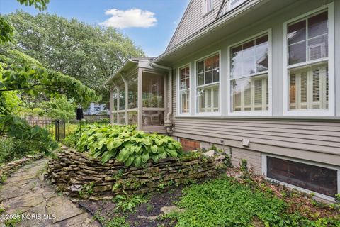 Tiny photo for 424 E Front Street, Perrysburg, OH 43551 (MLS # 10003534)