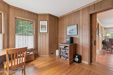 Tiny photo for 424 E Front Street, Perrysburg, OH 43551 (MLS # 10003534)