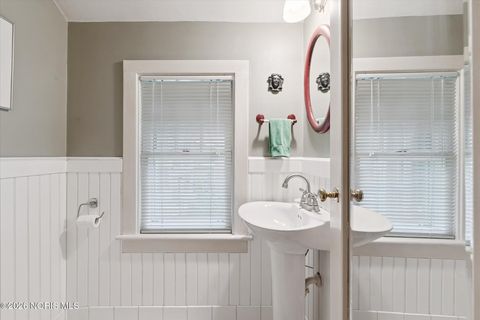 Tiny photo for 424 E Front Street, Perrysburg, OH 43551 (MLS # 10003534)