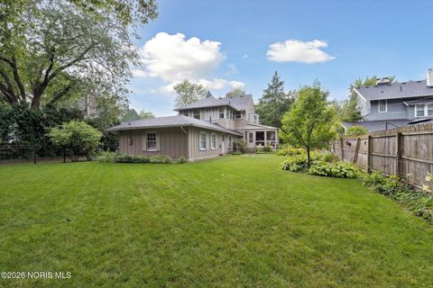 Tiny photo for 424 E Front Street, Perrysburg, OH 43551 (MLS # 10003534)