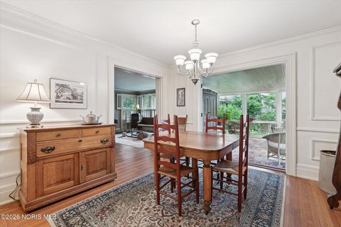 Tiny photo for 424 E Front Street, Perrysburg, OH 43551 (MLS # 10003534)