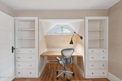 Tiny photo for 424 E Front Street, Perrysburg, OH 43551 (MLS # 10003534)