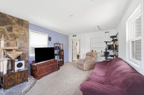 Tiny photo for 4 Greenbrier Court, Bowling Green, OH 43402 (MLS # 10010116)