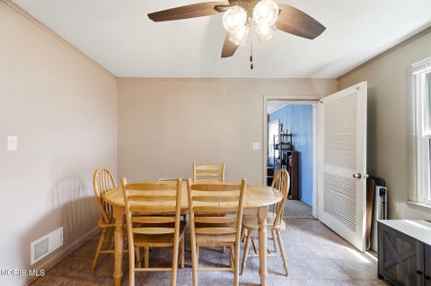 Tiny photo for 4 Greenbrier Court, Bowling Green, OH 43402 (MLS # 10010116)