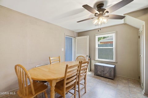 Tiny photo for 4 Greenbrier Court, Bowling Green, OH 43402 (MLS # 10010116)