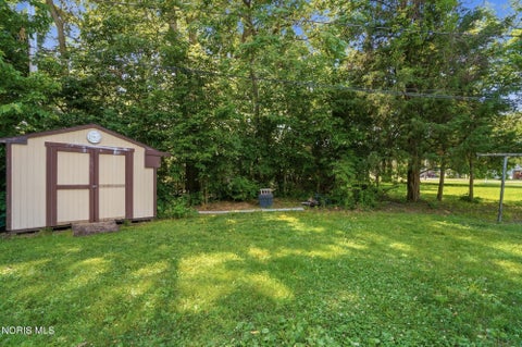 Tiny photo for 4 Greenbrier Court, Bowling Green, OH 43402 (MLS # 10010116)