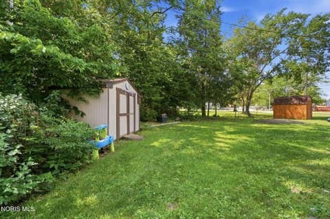 Tiny photo for 4 Greenbrier Court, Bowling Green, OH 43402 (MLS # 10010116)