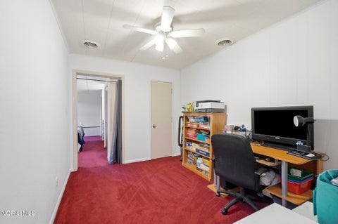 Tiny photo for 4 Greenbrier Court, Bowling Green, OH 43402 (MLS # 10010116)
