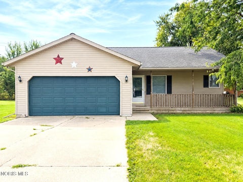 Photo of 4 Larkspur Place, Montpelier, OH 43543 (MLS # 10013249)