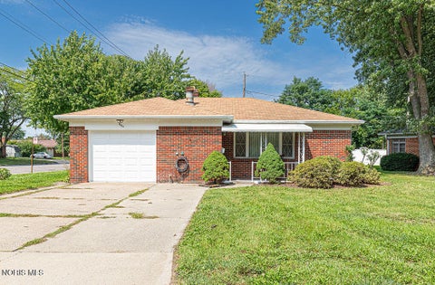 Photo of 3464 Radisson Avenue, Toledo, OH 43614 (MLS # 10013110)