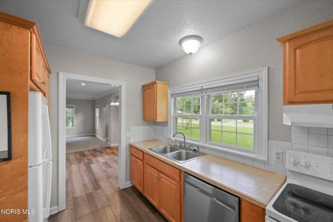 Tiny photo for 6939 Dorr Street, Toledo, OH 43615 (MLS # 10012221)