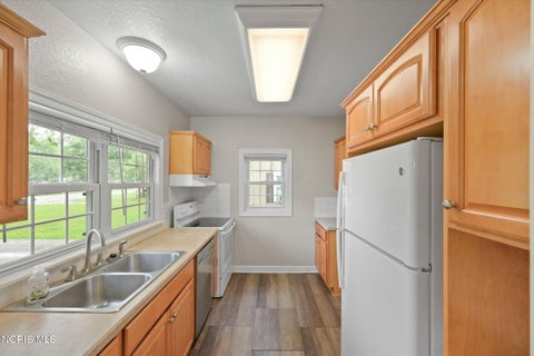 Tiny photo for 6939 Dorr Street, Toledo, OH 43615 (MLS # 10012221)