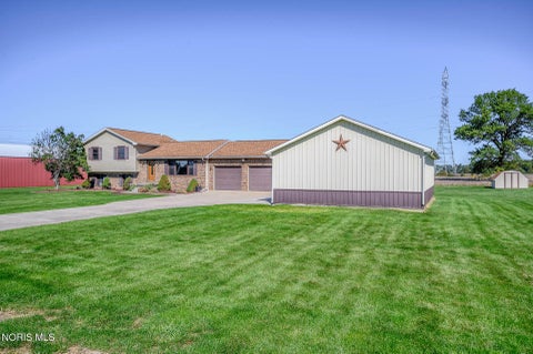 Tiny photo for 13266 King Road, Bowling Green, OH 43402 (MLS # 10014378)