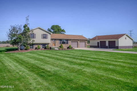 Tiny photo for 13266 King Road, Bowling Green, OH 43402 (MLS # 10014378)