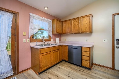 Tiny photo for 13266 King Road, Bowling Green, OH 43402 (MLS # 10014378)
