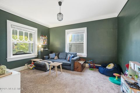 Tiny photo for 2040 Glenwood Avenue, Toledo, OH 43620 (MLS # 10000426)