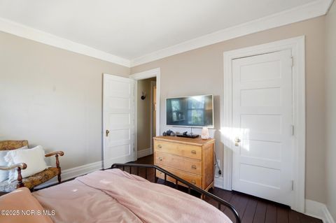 Tiny photo for 2040 Glenwood Avenue, Toledo, OH 43620 (MLS # 10000426)