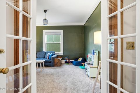 Tiny photo for 2040 Glenwood Avenue, Toledo, OH 43620 (MLS # 10000426)