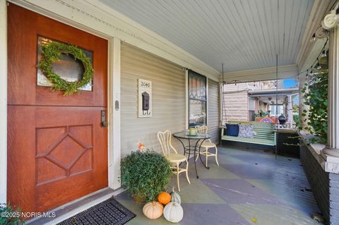 Tiny photo for 2040 Glenwood Avenue, Toledo, OH 43620 (MLS # 10000426)