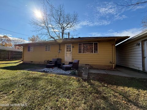 Photo of 100 Cliff Street, Napoleon, OH 43545 (MLS # 10001009)