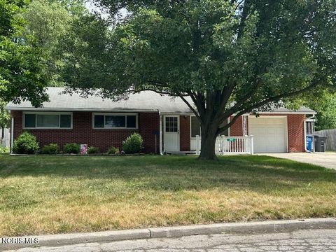 Homes For Sale - 3002 Pinehurst Drive<br/> Toledo, OH 43613