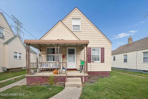 Photo of 1126 Slater Street, Toledo, OH 43612 (MLS # 10001717)