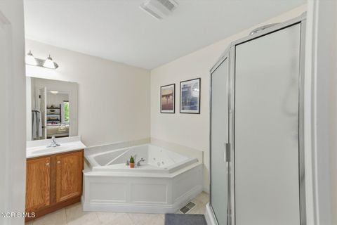 Tiny photo for 1607 Horseshoe Bend Dr DR, Perrysburg, OH 43551 (MLS # 10008060)