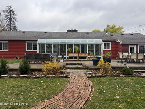 Photo of 1206 Fort Street, Maumee, OH 43537 (MLS # 10001860)