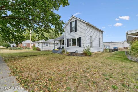 Tiny photo for 619 Fishlock Avenue, Findlay, OH 45840 (MLS # 10000832)
