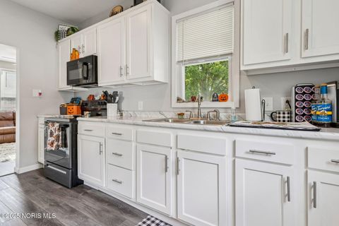 Tiny photo for 619 Fishlock Avenue, Findlay, OH 45840 (MLS # 10000832)