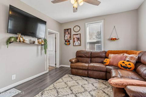 Tiny photo for 619 Fishlock Avenue, Findlay, OH 45840 (MLS # 10000832)