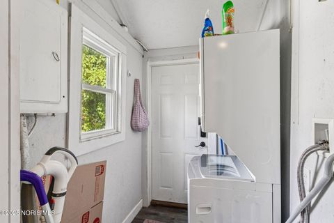 Tiny photo for 619 Fishlock Avenue, Findlay, OH 45840 (MLS # 10000832)