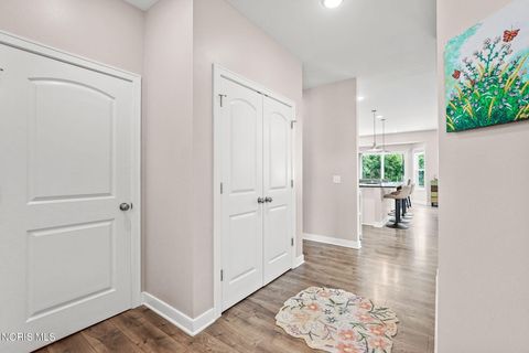 Tiny photo for 1050 N Ironwood Drive, Rossford, OH 43460 (MLS # 10010308)