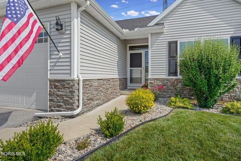 Tiny photo for 1050 N Ironwood Drive, Rossford, OH 43460 (MLS # 10010308)