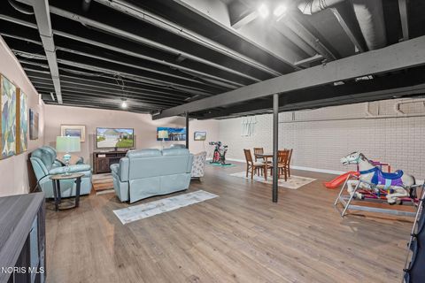 Tiny photo for 1050 N Ironwood Drive, Rossford, OH 43460 (MLS # 10010308)