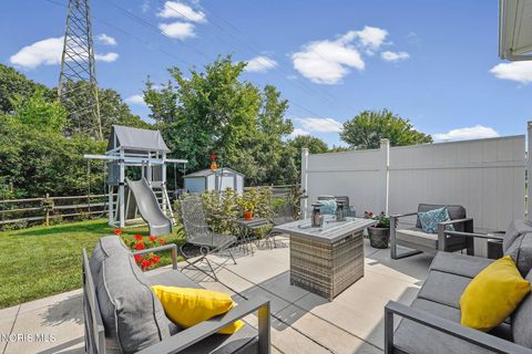 Tiny photo for 1050 N Ironwood Drive, Rossford, OH 43460 (MLS # 10010308)