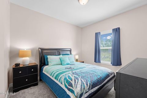 Tiny photo for 1050 N Ironwood Drive, Rossford, OH 43460 (MLS # 10010308)