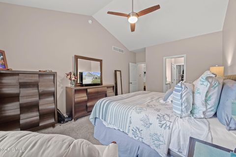 Tiny photo for 1050 N Ironwood Drive, Rossford, OH 43460 (MLS # 10010308)