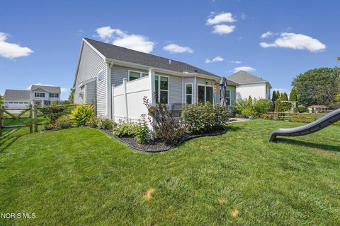 Tiny photo for 1050 N Ironwood Drive, Rossford, OH 43460 (MLS # 10010308)