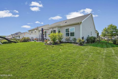 Tiny photo for 1050 N Ironwood Drive, Rossford, OH 43460 (MLS # 10010308)