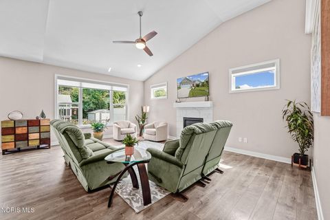 Tiny photo for 1050 N Ironwood Drive, Rossford, OH 43460 (MLS # 10010308)