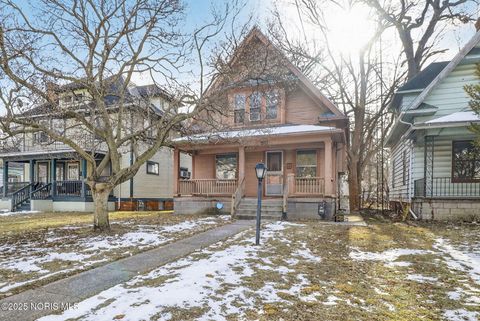 Tiny photo for 1155 W Woodruff Avenue, Toledo, OH 43606 (MLS # 10002420)
