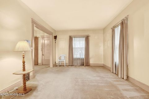 Tiny photo for 1155 W Woodruff Avenue, Toledo, OH 43606 (MLS # 10002420)