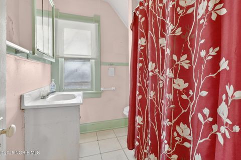 Tiny photo for 1155 W Woodruff Avenue, Toledo, OH 43606 (MLS # 10002420)